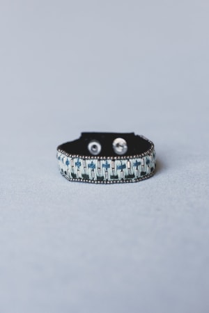 Velvet Halo Bracelet: undefined