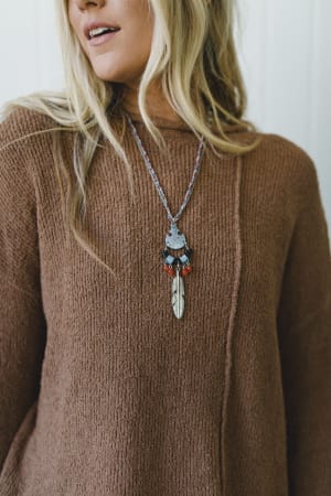 Vintage Feather Pendant Necklace: undefined