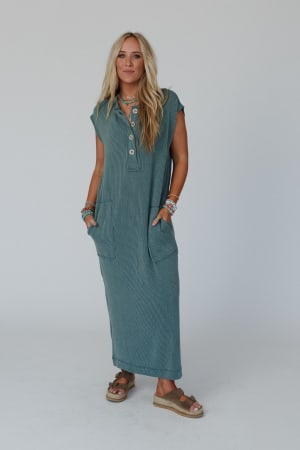 madeline-textured-maxi-dress-moss/Moss