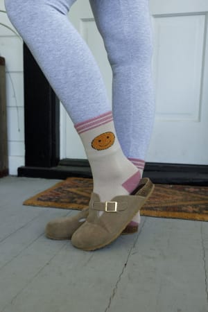 happy-feet-smiley-face-socks-tan/Tan