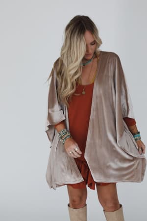 savoy-velvet-kimono-taupe/Taupe