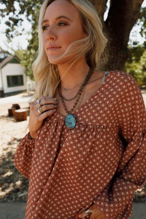 Dezi Necklace: undefined