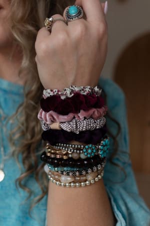 velvet-crush-hair-scrunchies-wine/Red