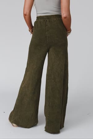 relaxing-robin-wide-leg-pant-new-olive/New Olive