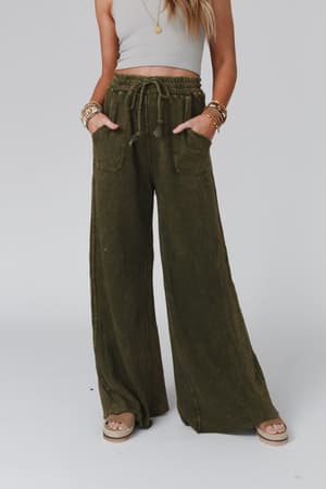 relaxing-robin-wide-leg-pant-new-olive/New Olive