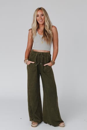 relaxing-robin-wide-leg-pant-new-olive/New Olive