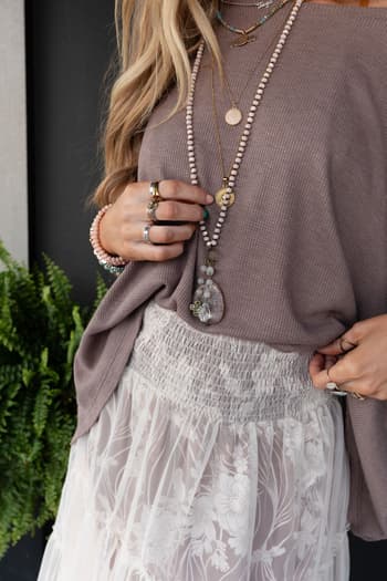 gizelle-necklace-blush/Blush
