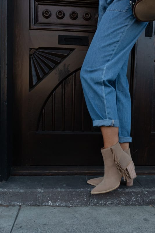 Taupe ankle hotsell boots outfit