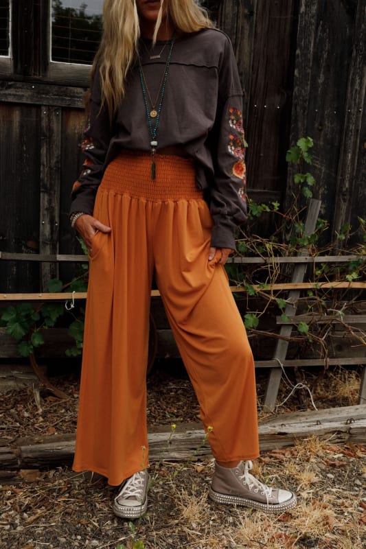 Mustard Wide Leg Pants with Ballerina Shoes Outfits (2 ideas & outfits)