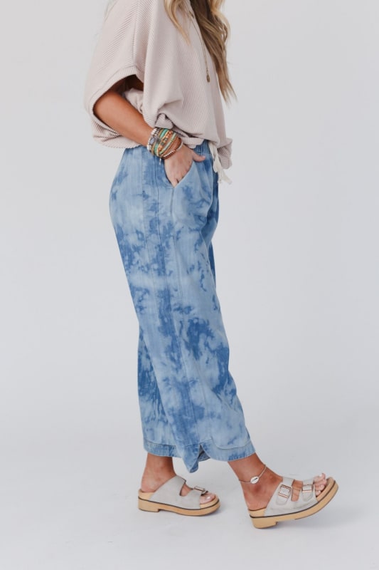 So Comfy Wide Leg Cropped Pant - Bleach Dye Denim